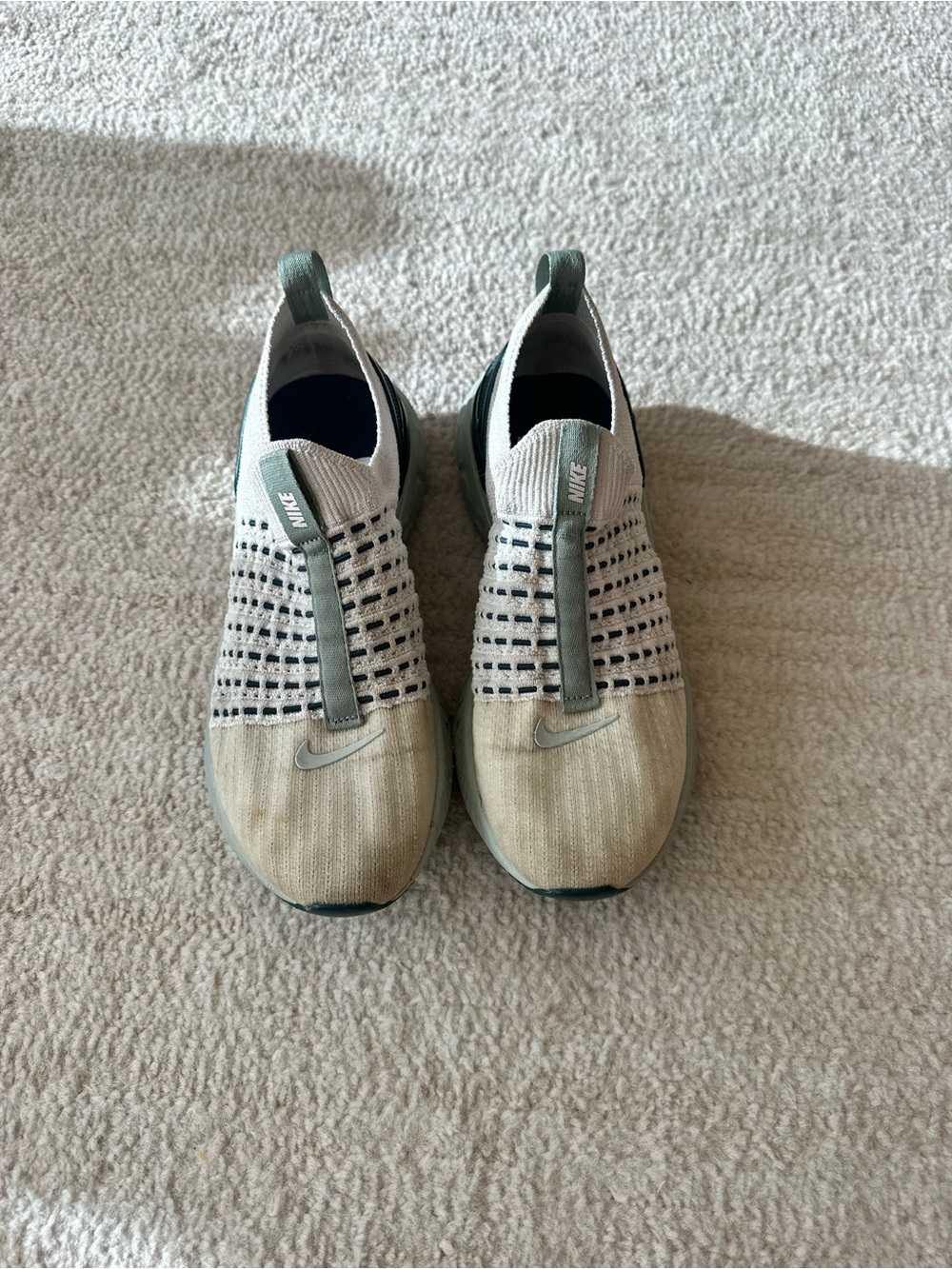 Nike womens Slip-On Knit Training Shoes in dark green and sage